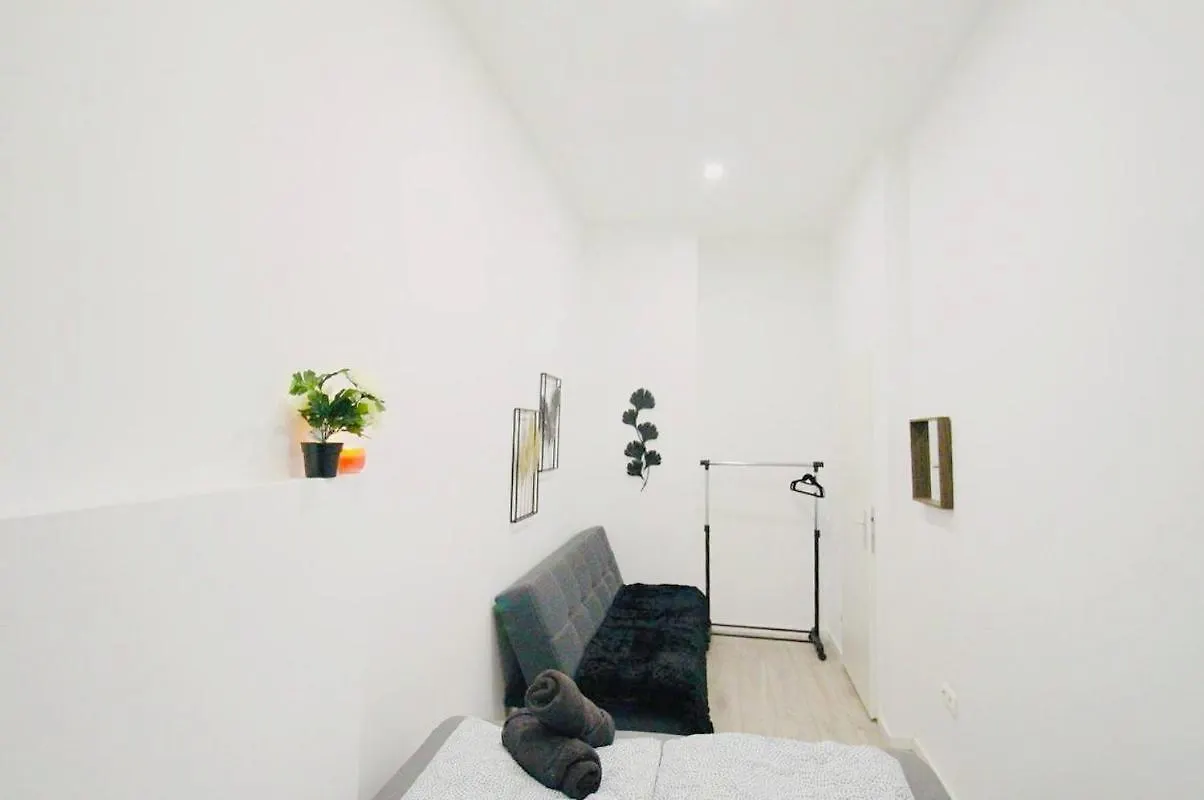 Comfortable Rooms In Akh Area Vienna 0*,
