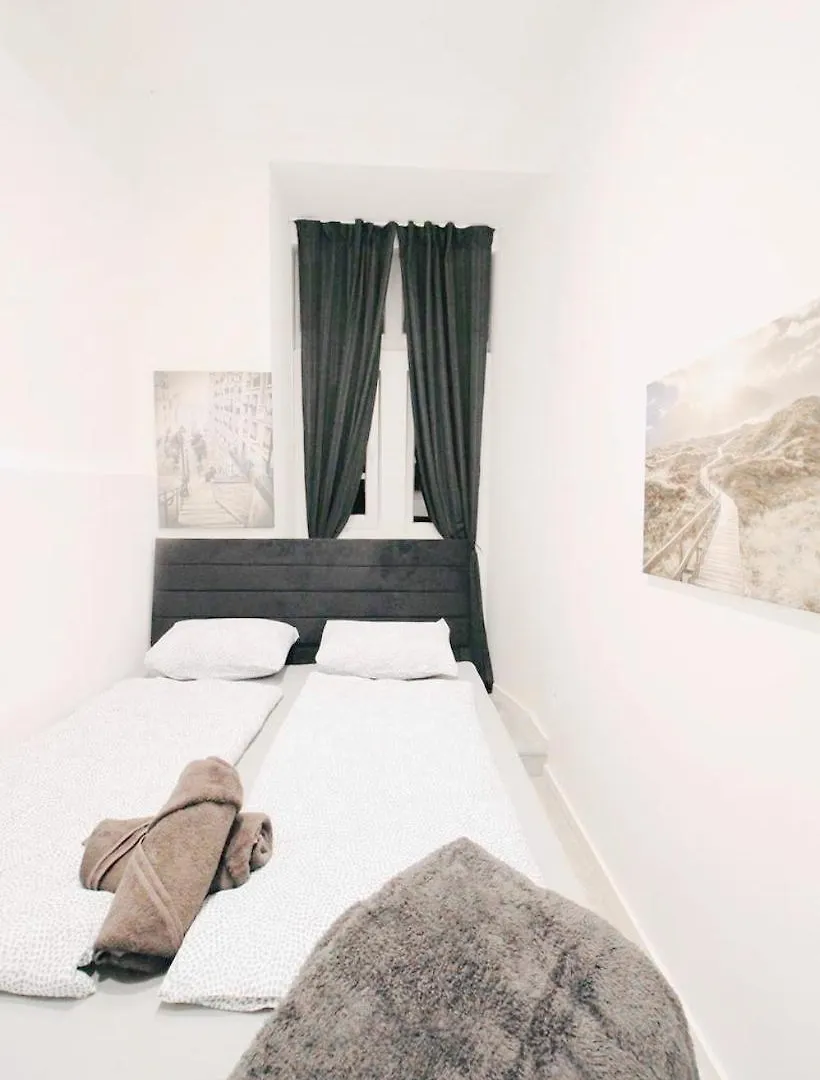 Comfortable Rooms In Akh Area Vienna Homestay
