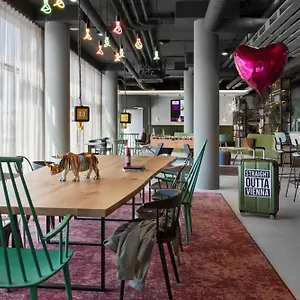 3* Szálloda Moxy East